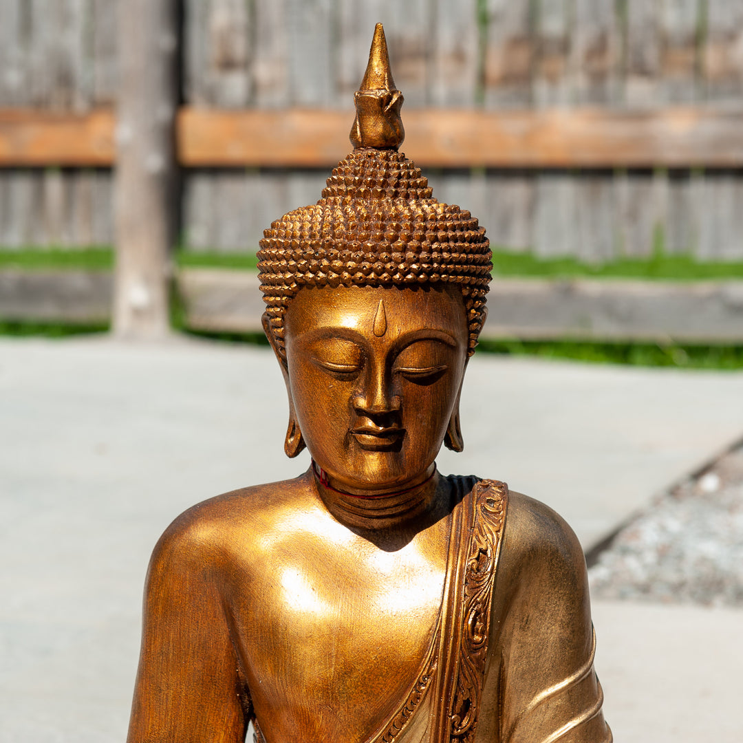 Bouddha méditant peint moyen