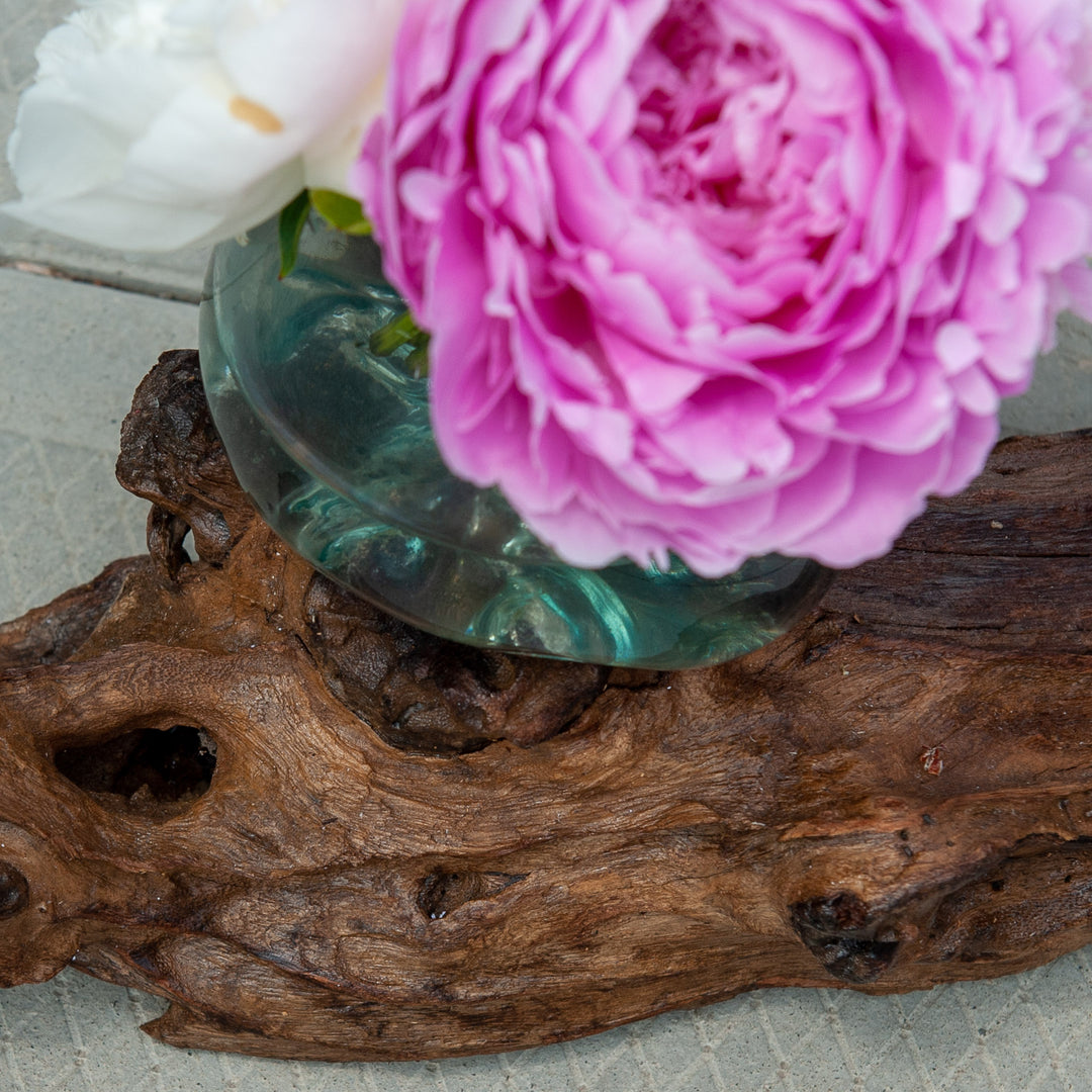 Horizontal Triple Glass Globes on Gamal Wood