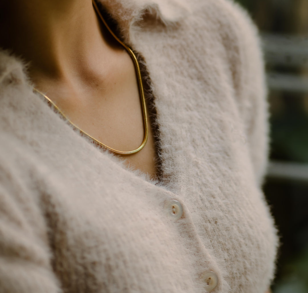 Colliers de pierres précieuses superposées