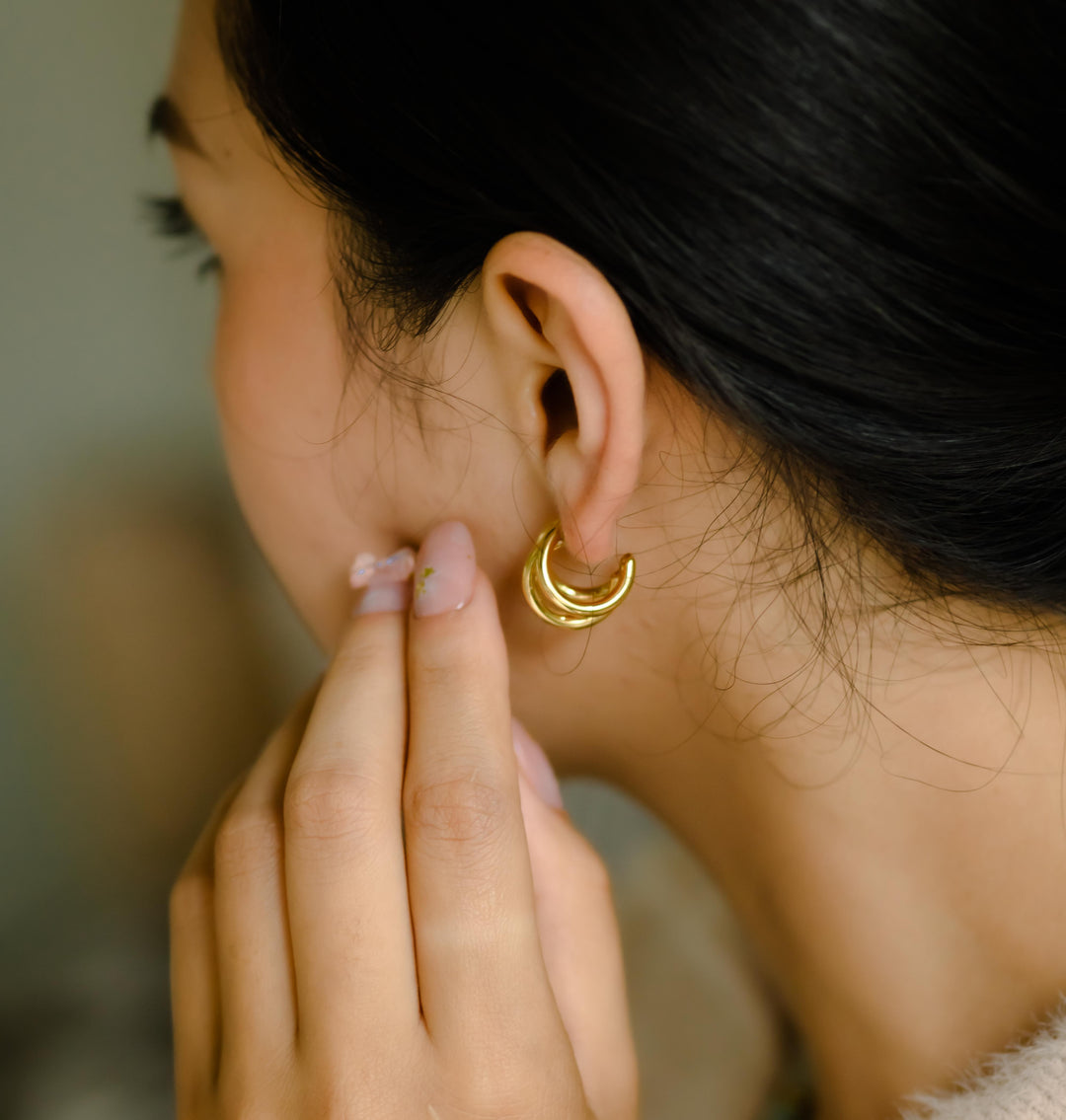 Boucles d'Oreilles Créoles Or avec Pierres Blanches et Roses