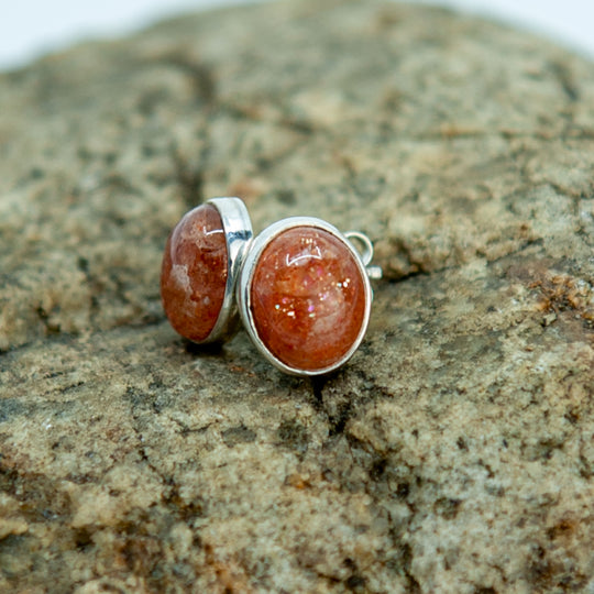 Petits clous de pierre de soleil