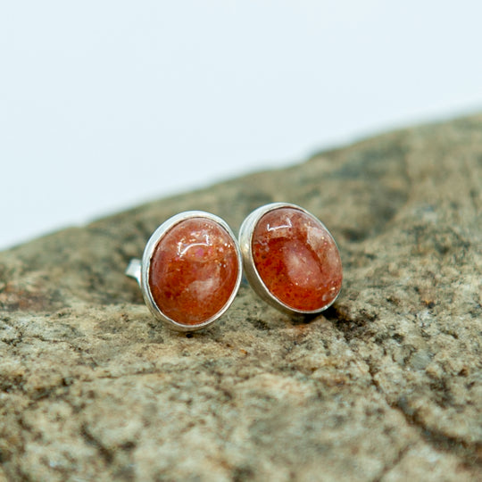 Petits clous de pierre de soleil