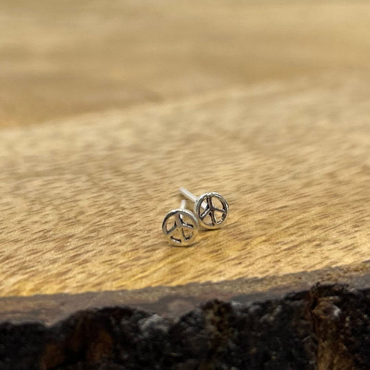Thai Silver Peace Stud