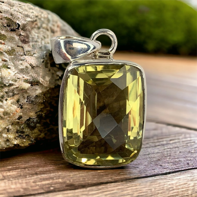 Indian Lemon Quartz Silver Pendant