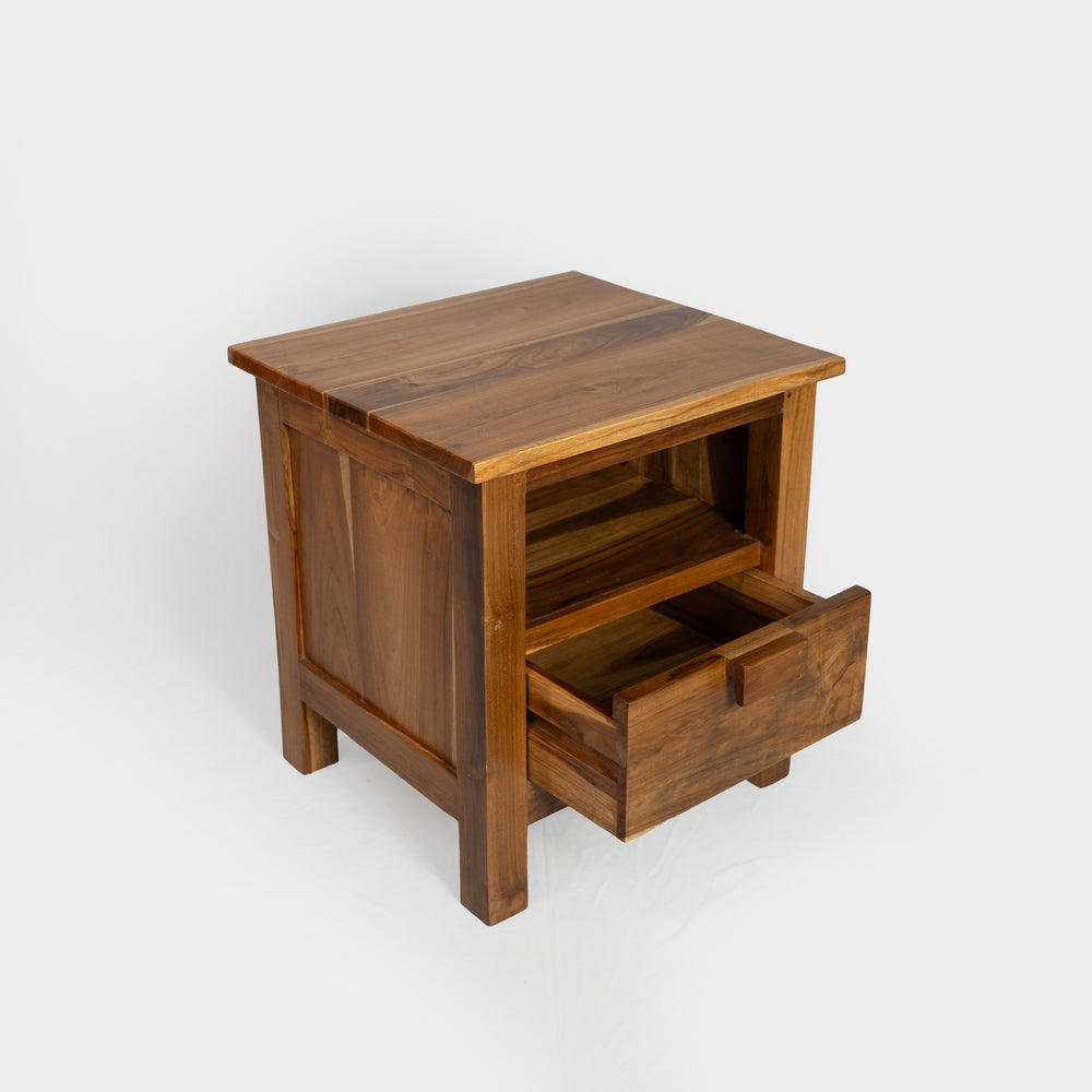 Table d'appoint en teck récupéré