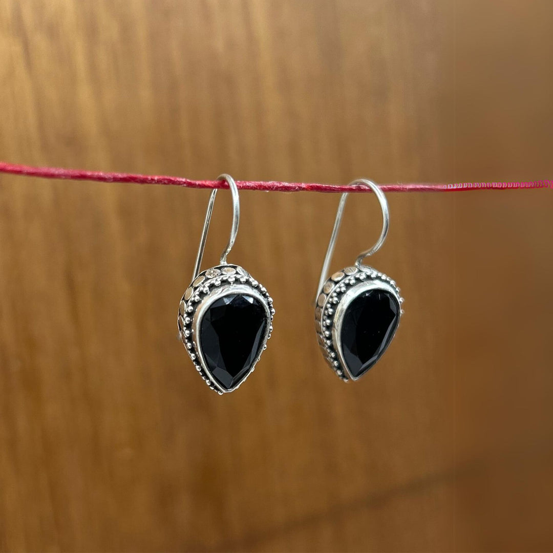 Reverse Teardrop Onyx Earring