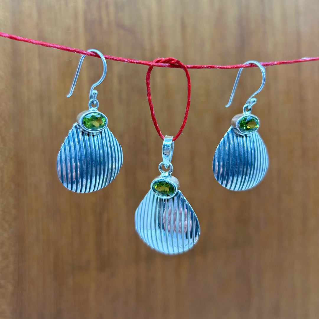 Peridot Shell Pendant & Earring Set