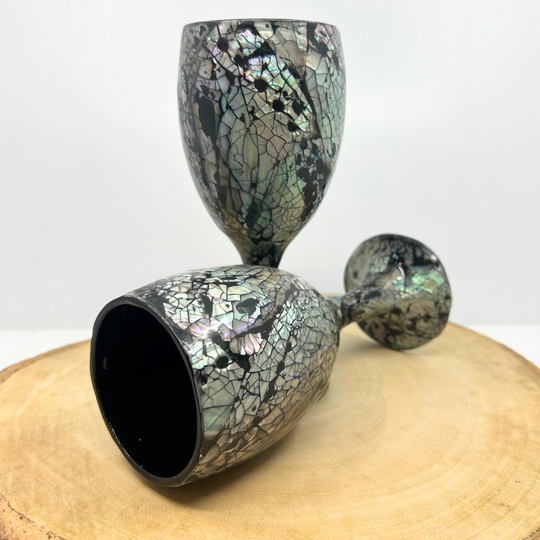 Black Inlaid Shell Wine Glass