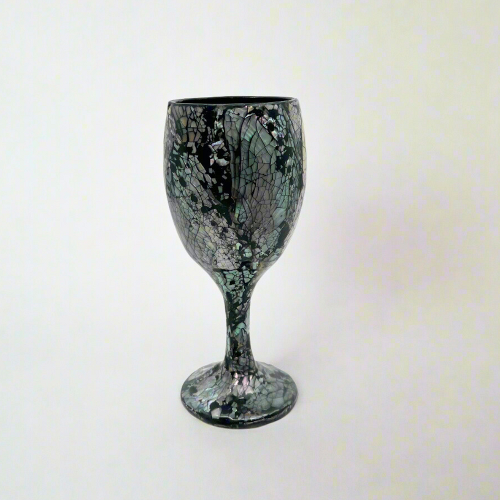 Black Inlaid Shell Wine Glass