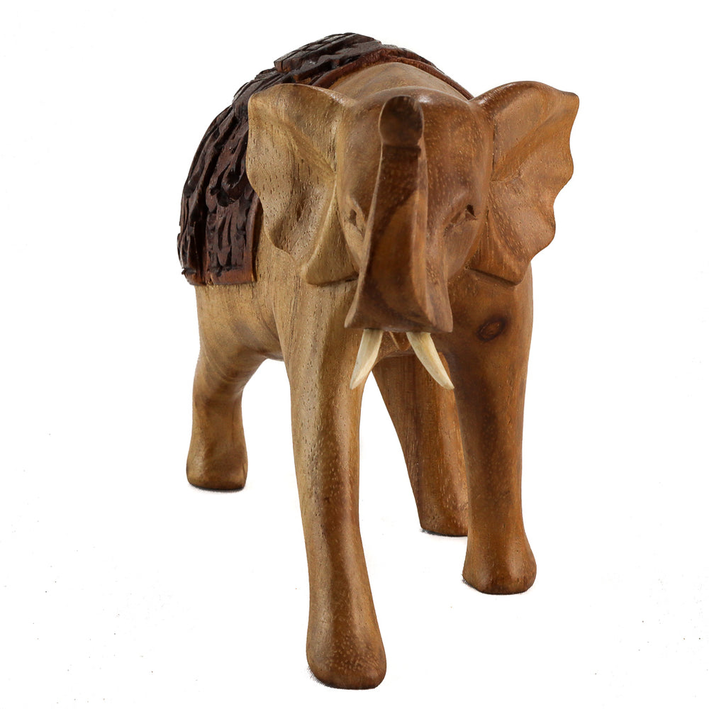 Éléphant orné de Suar naturel