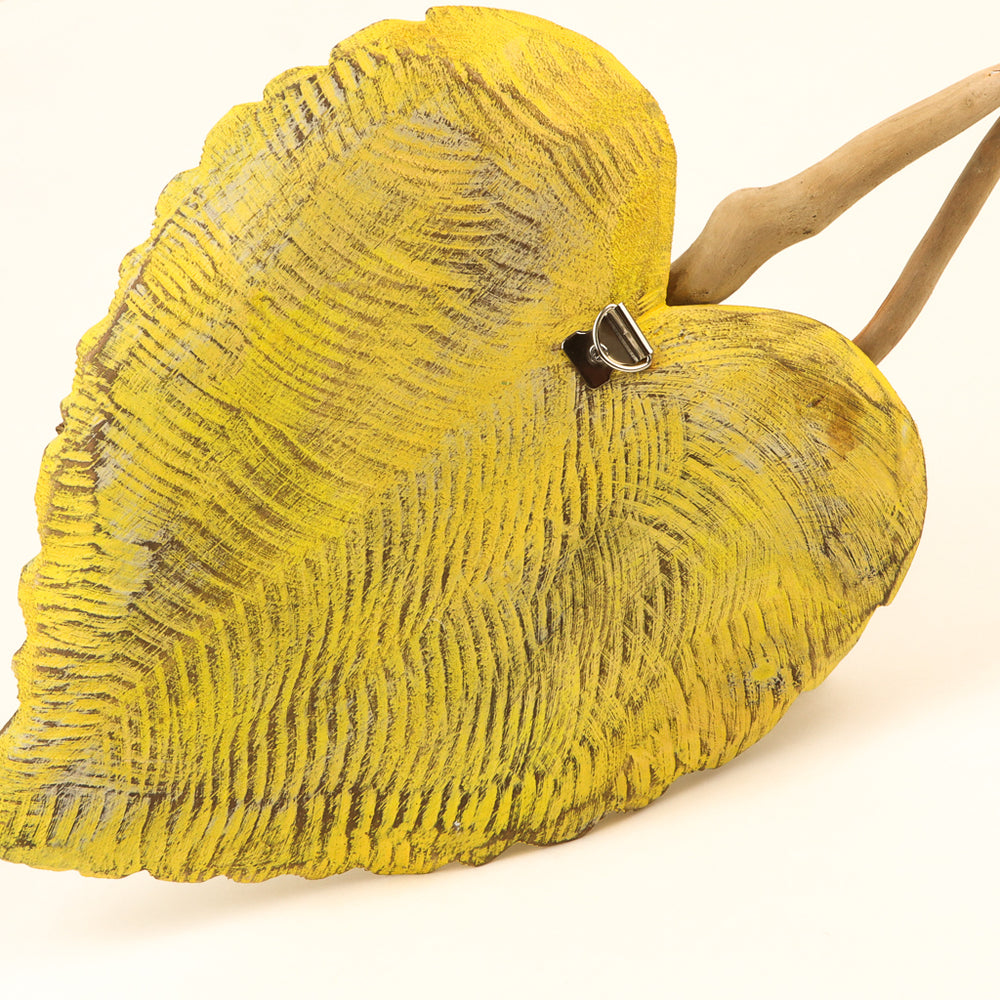 Oiseaux en bois flotté sur nénuphars - Jaune