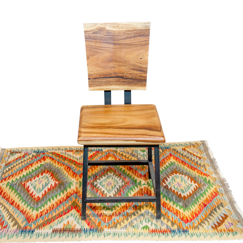 Chaise en bois Sono avec base en fer