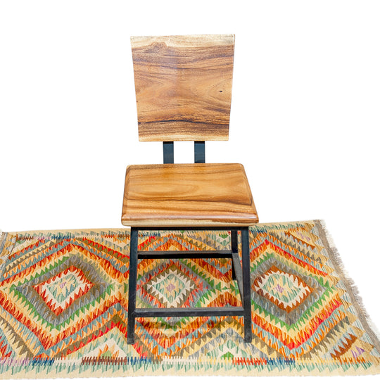 Chaise en bois Sono avec base en fer