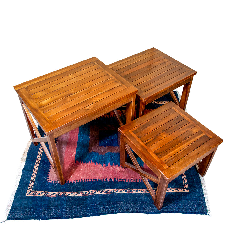 Tables Gigognes en Teck d'Indonésie