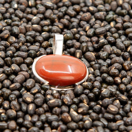 Carnelian Edged Set Pendant