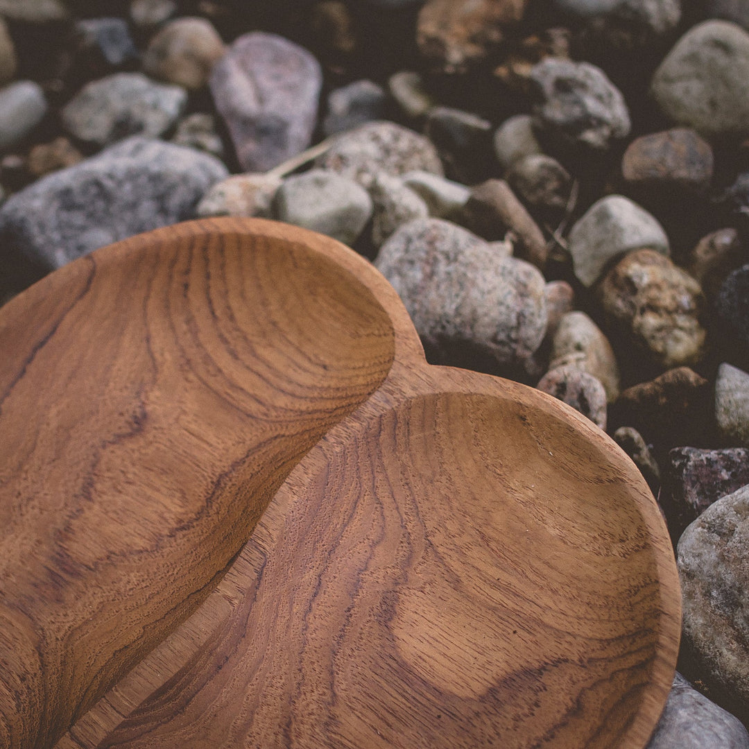 Assiette Coeur en Teck