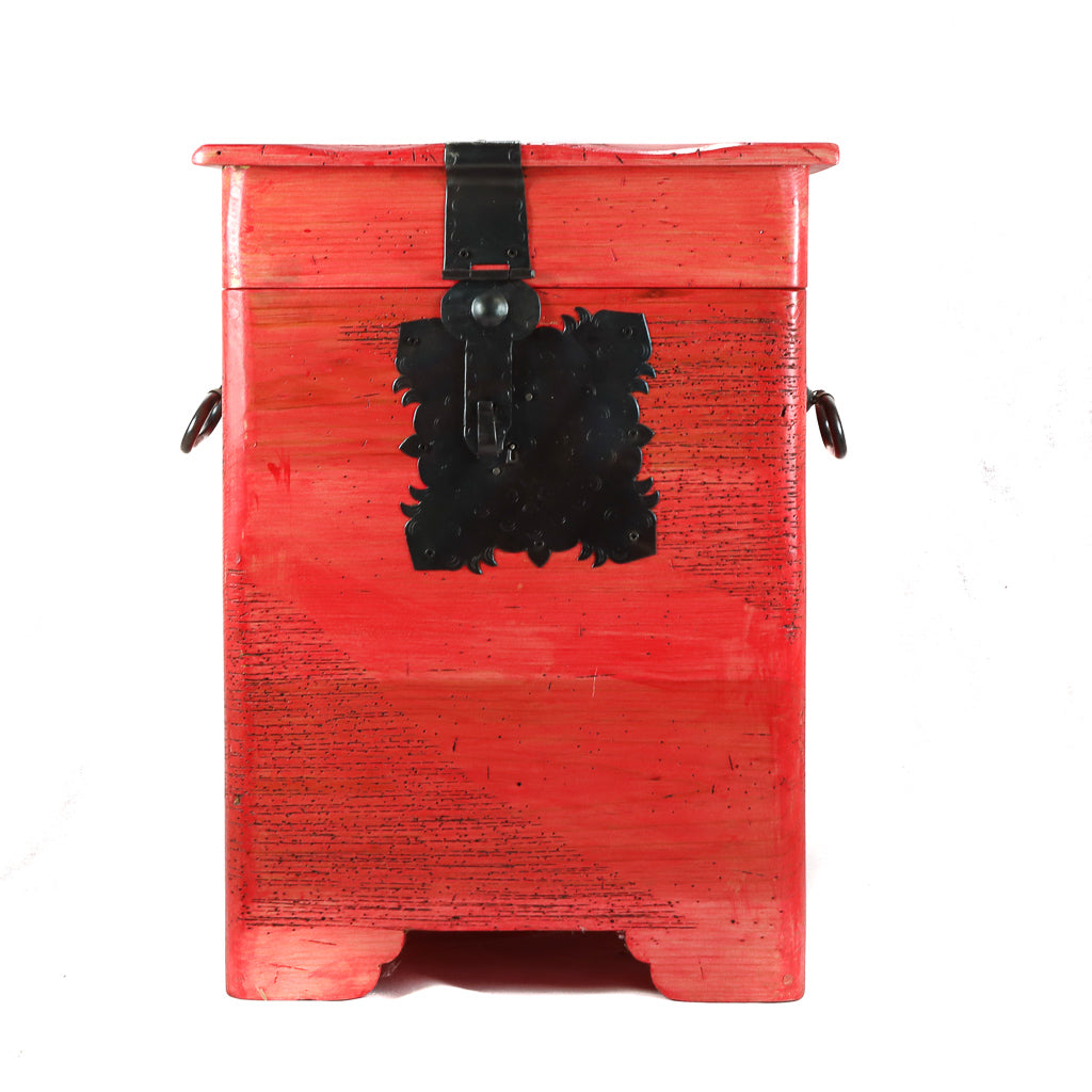 Coffre de table de bout haut rouge