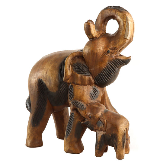 Monkey Pod Éléphant debout avec bébé