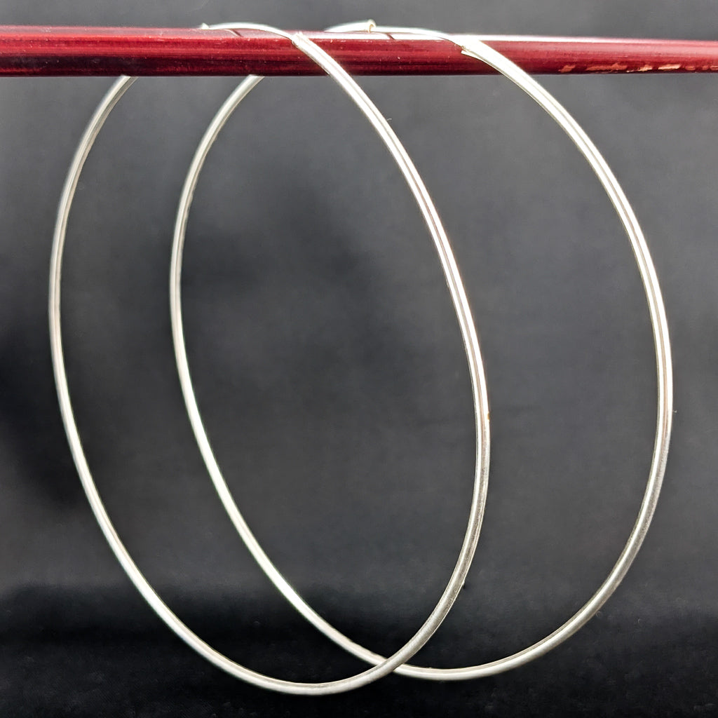 Boucles d'oreilles créoles classiques surdimensionnées - 3,75"