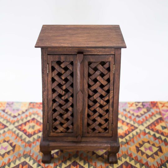 Petite armoire en bois de singe sculpté