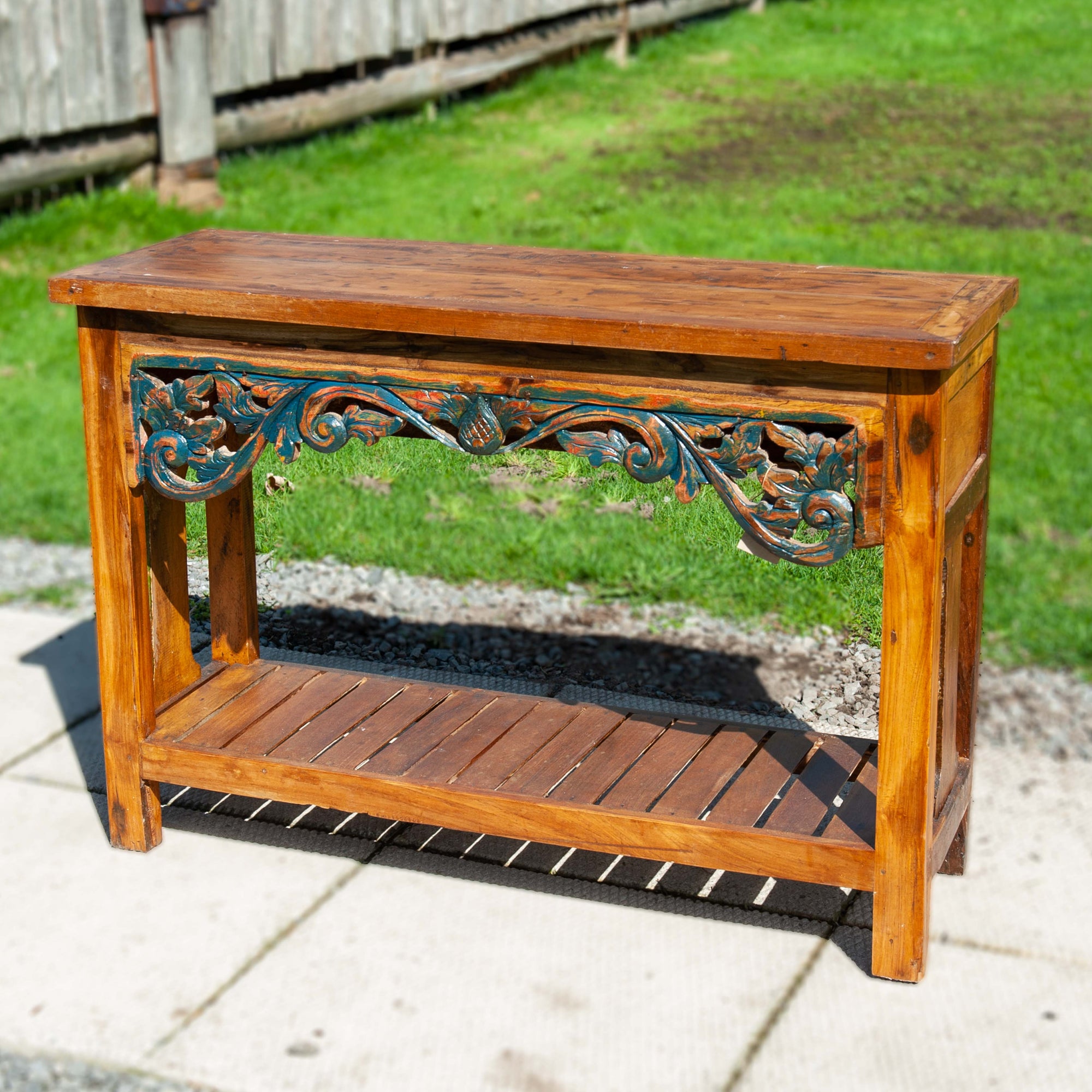 Console sculptée en teck récupéré orné