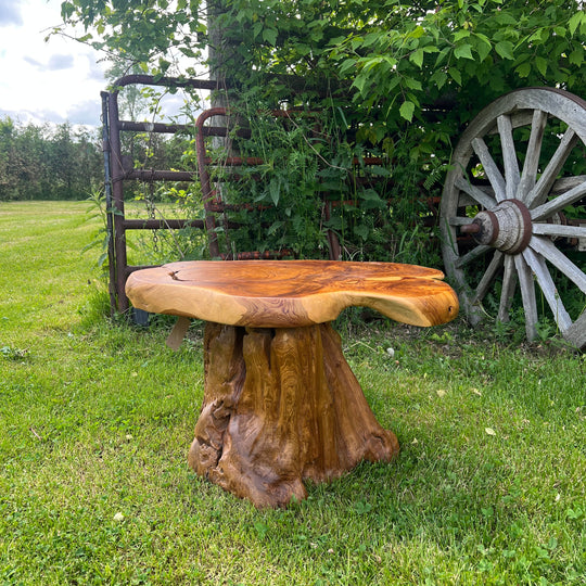 Table d'appoint en teck récupéré