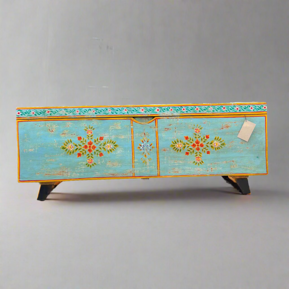 Decorative chest with floral patterns 