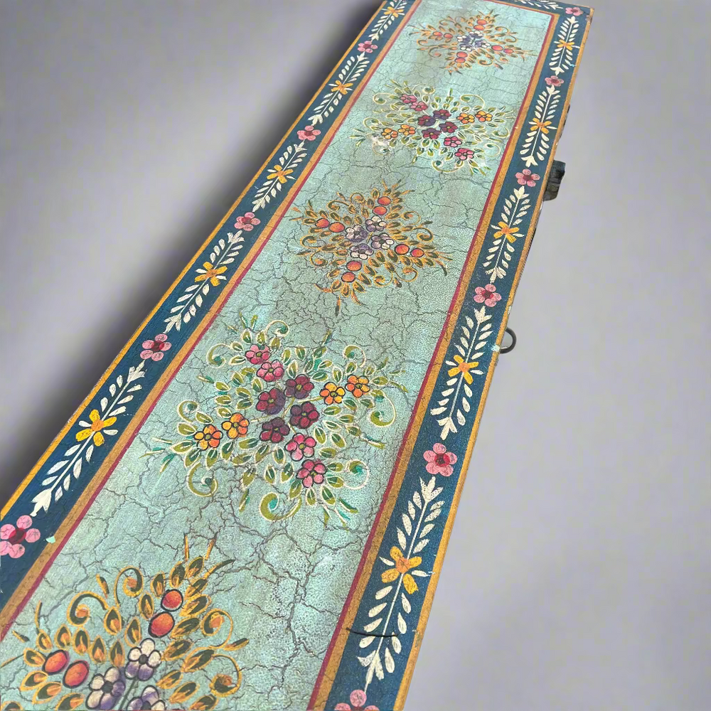 Decorative cabinet with floral patterns 