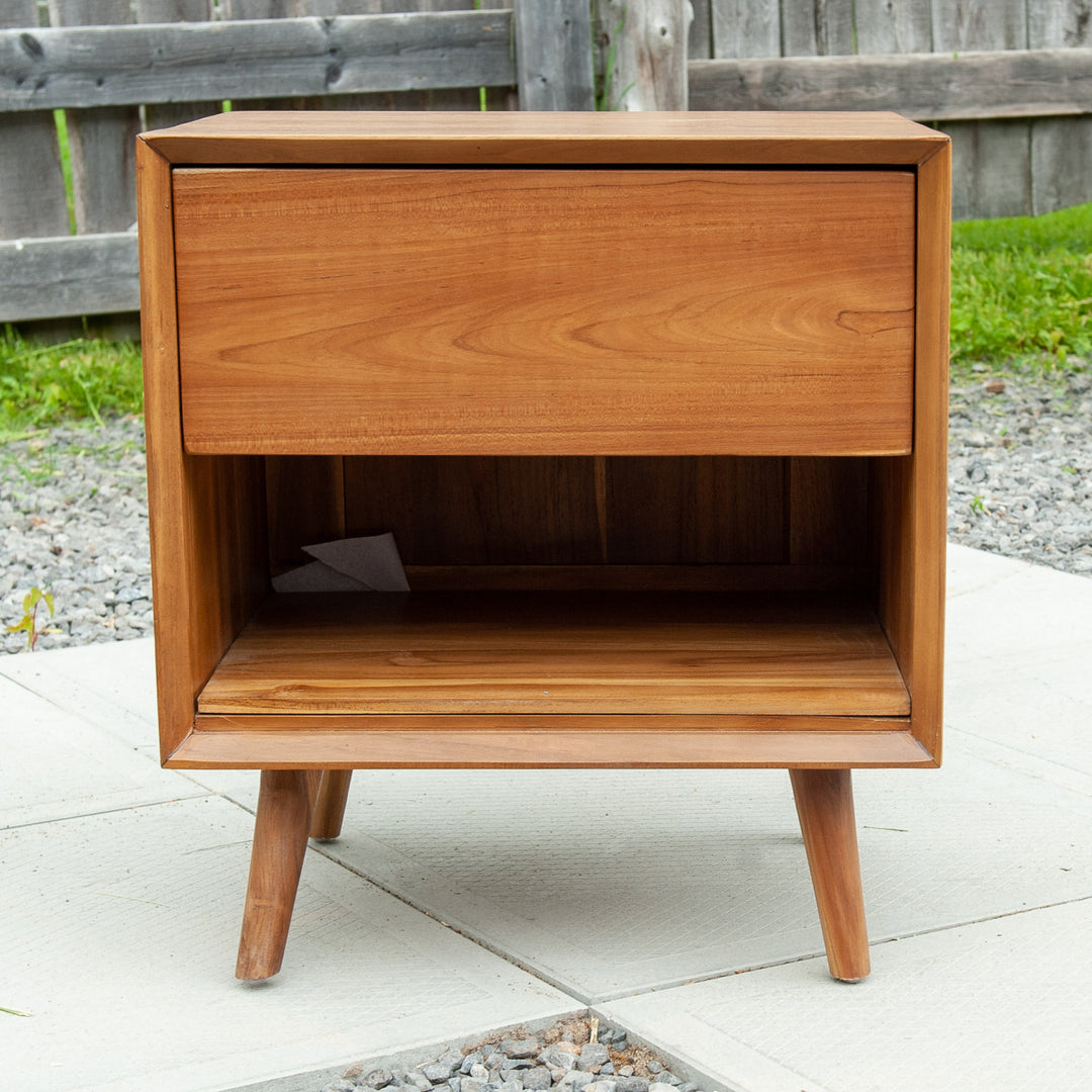 Table de chevet style 'Radio' en teck