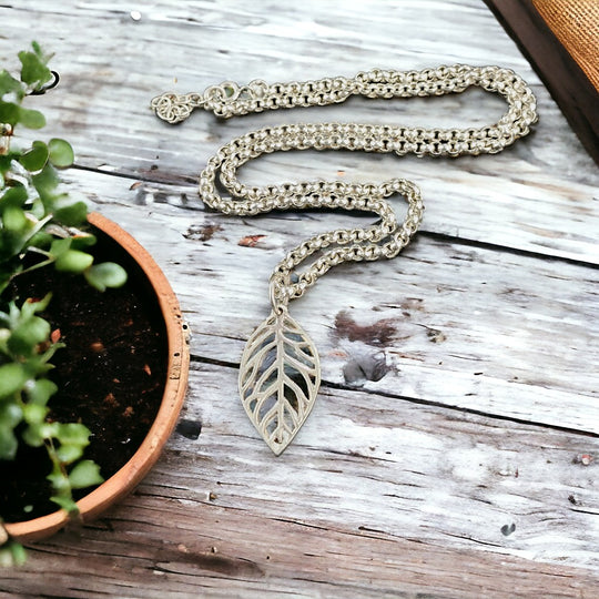 Collier feuille d'argent