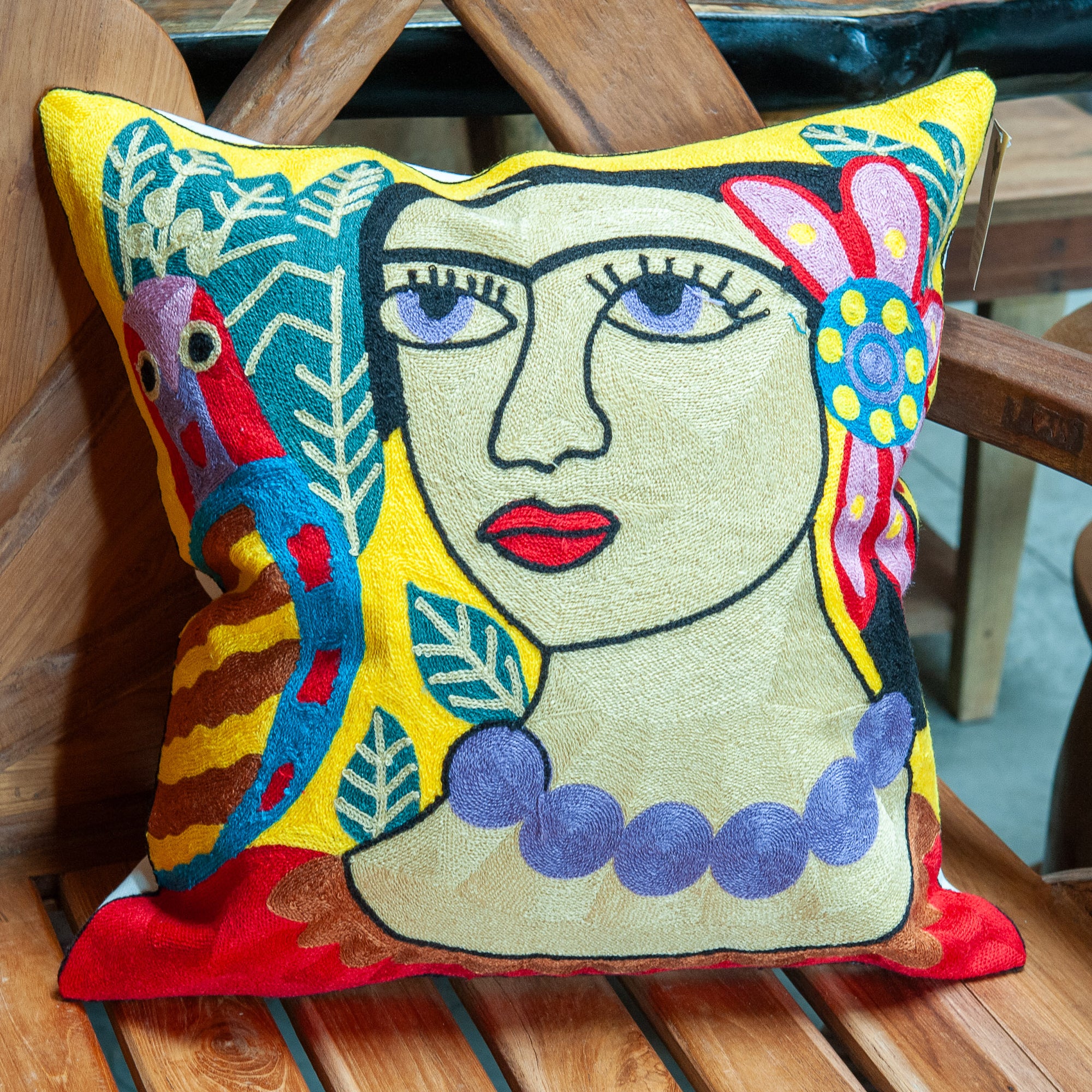 Housse de coussin brodée - Visage