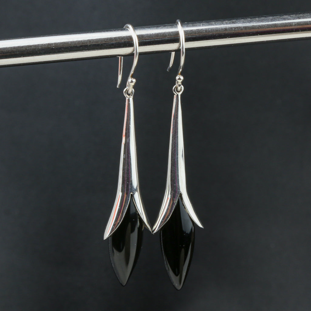 Boucles d'oreilles pendantes longues en onyx noir