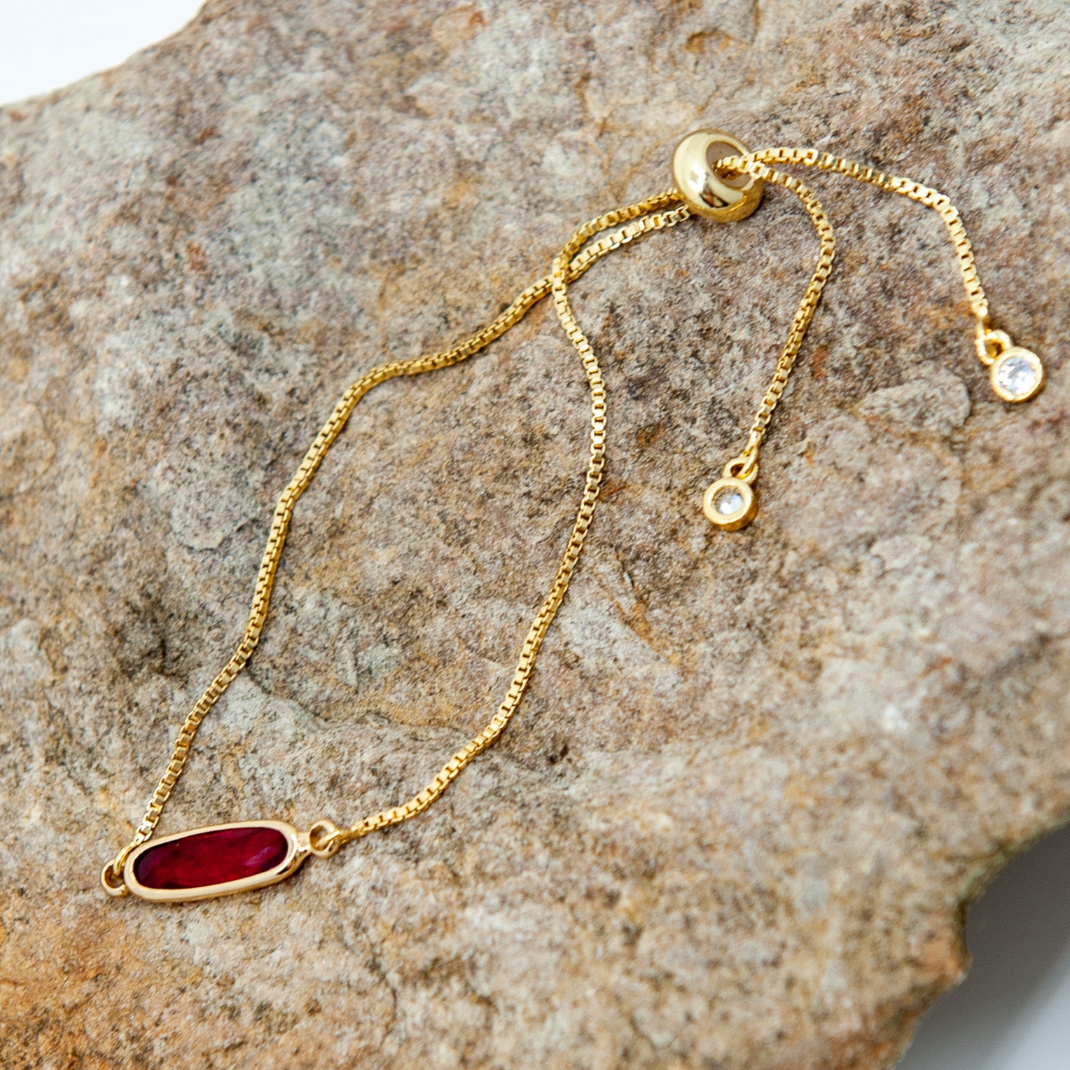 Oblong Glass Bracelet- Red
