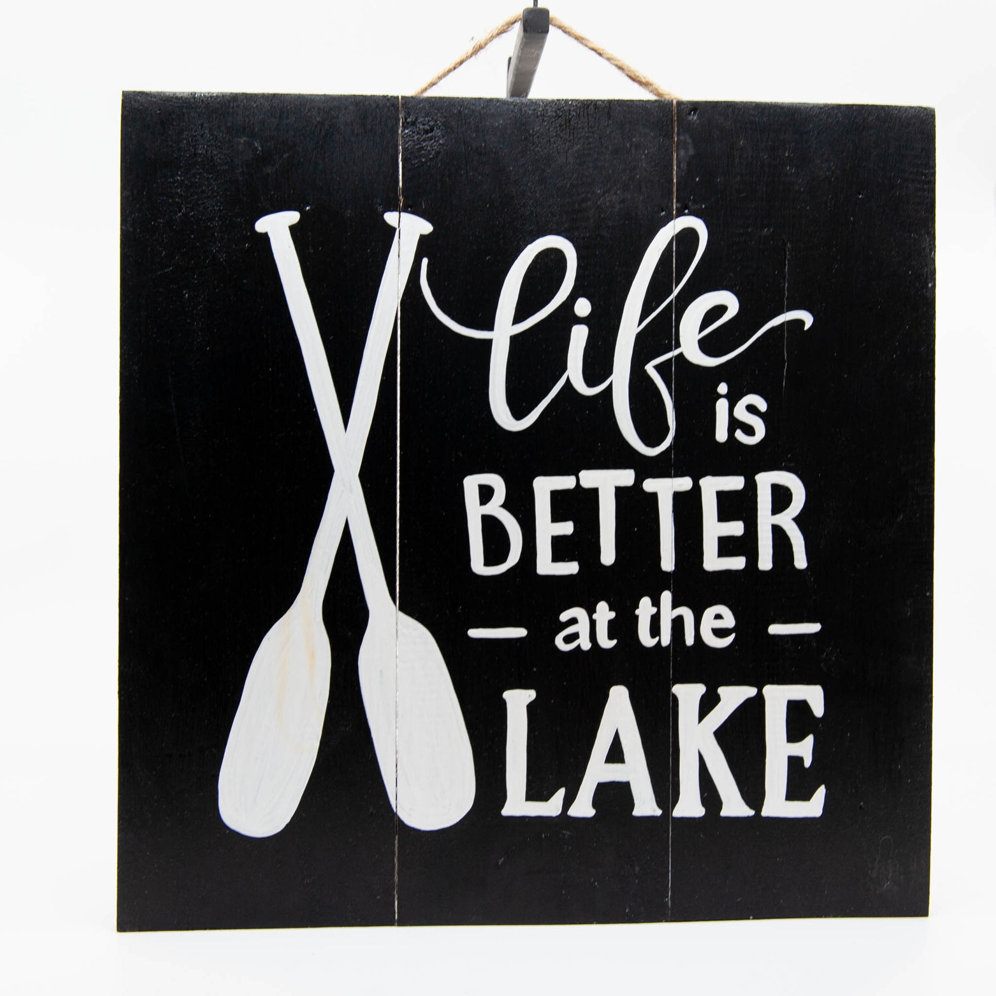 Panneau en bois "La vie est meilleure au lac"
