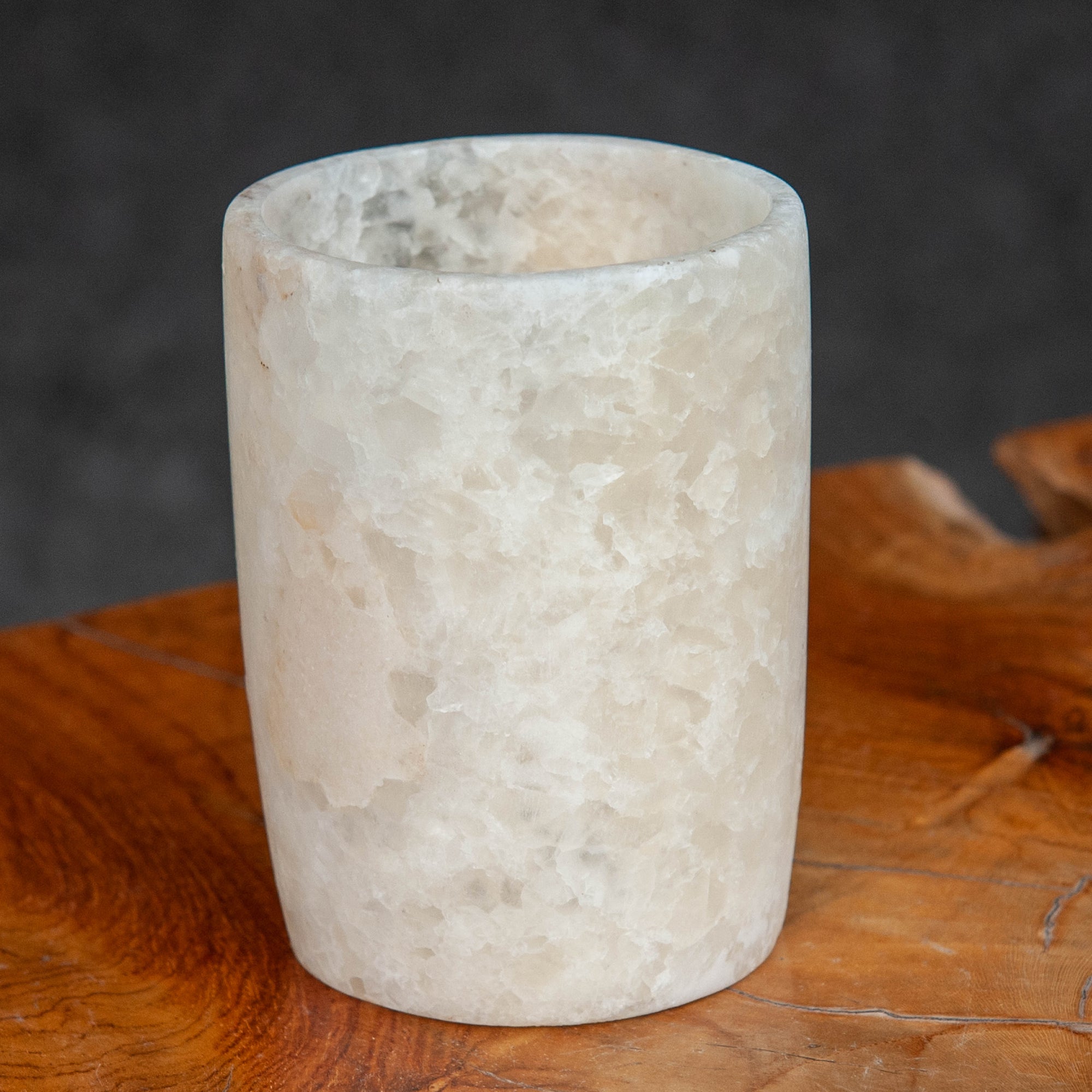 Vase cylindrique en pierre d'albâtre égyptien