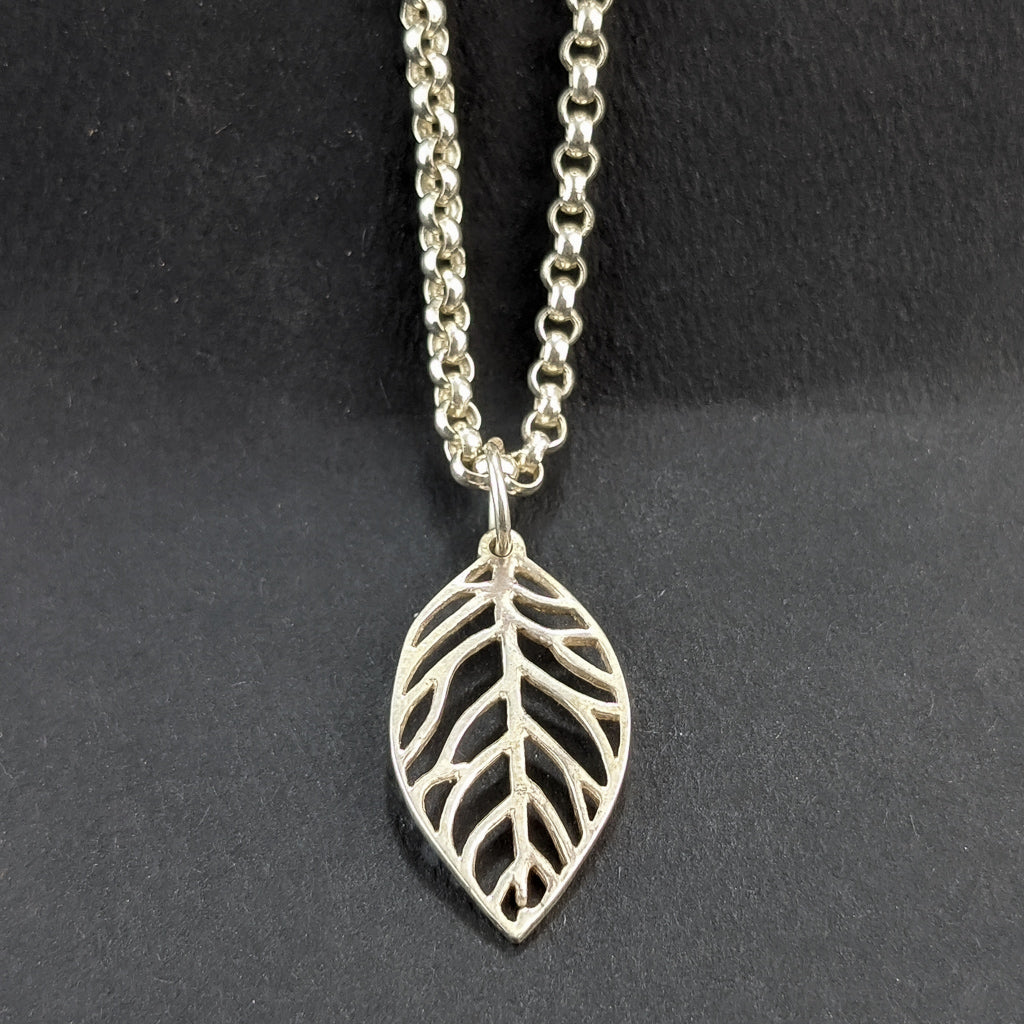 Collier feuille d'argent