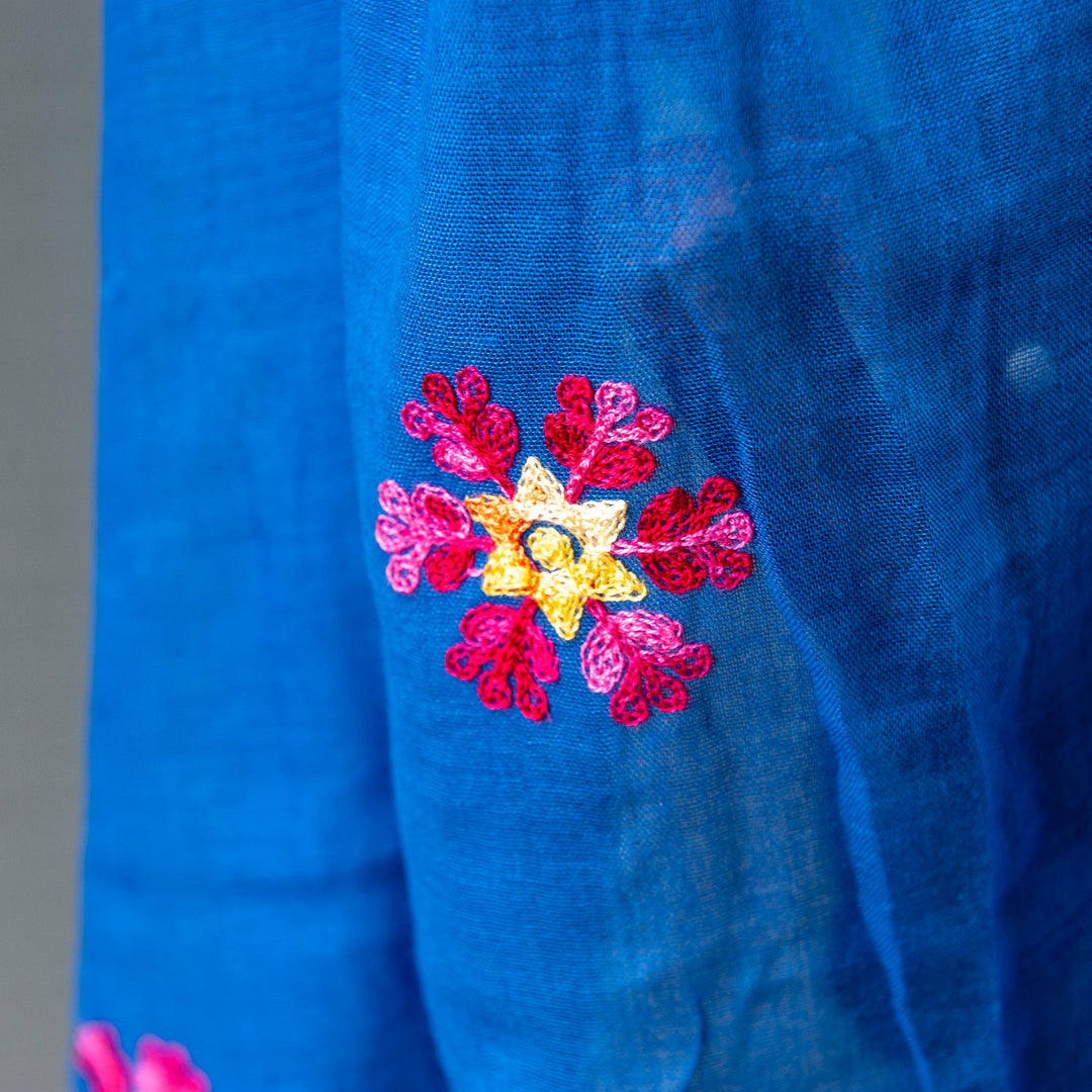 Écharpe brodée - Floral bleu