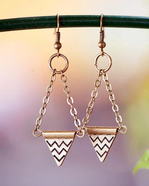 Boucles d'oreilles triangle à chevrons